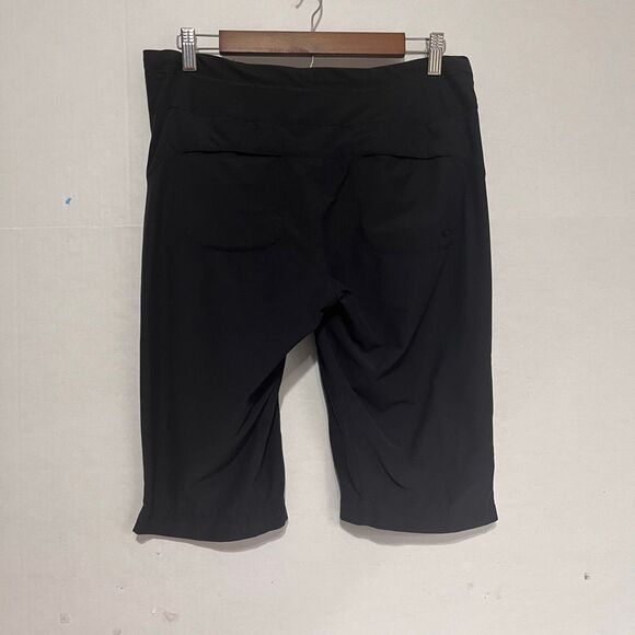 Mountain Hardwear Black Capri Hiking Pants  Women’s Size 6 - Picture 2 of 4